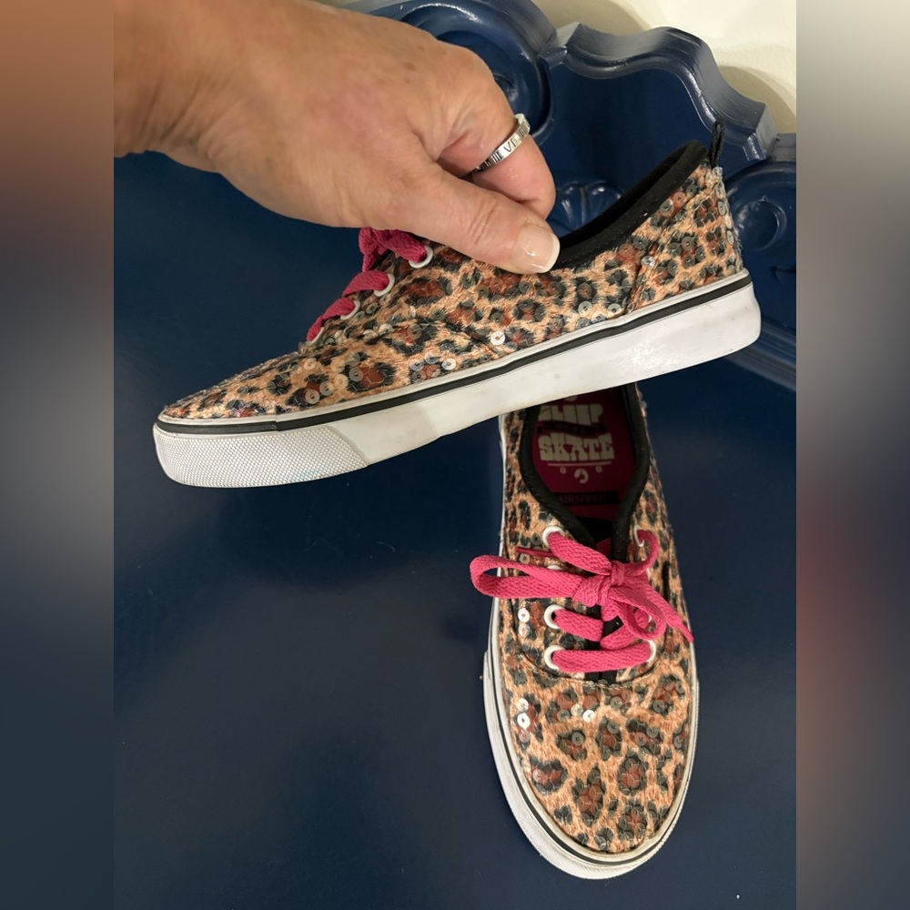 Leopard Print Girls Airspeed Sneakers with Pink Laces Size 3